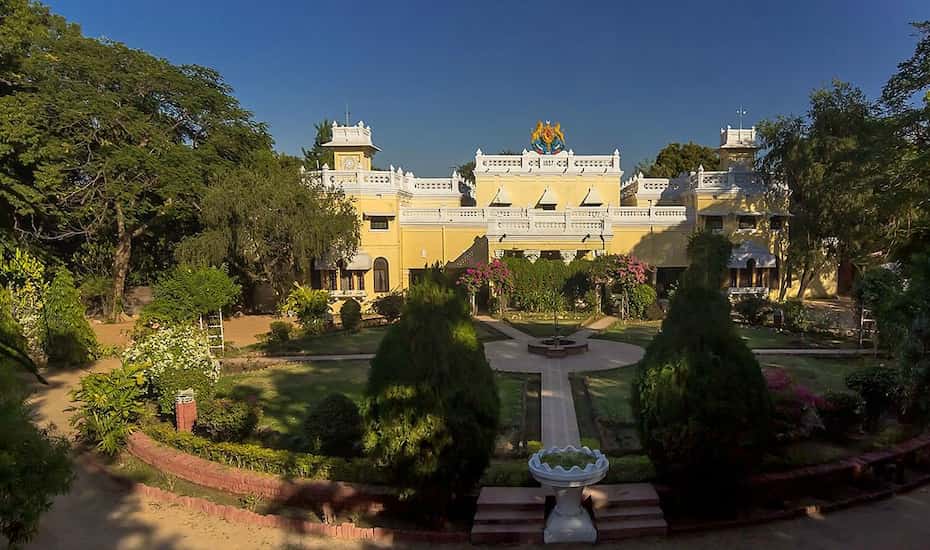 Kanker Place Yami Hotel Kanker, Infrot Of Makri Dhaba