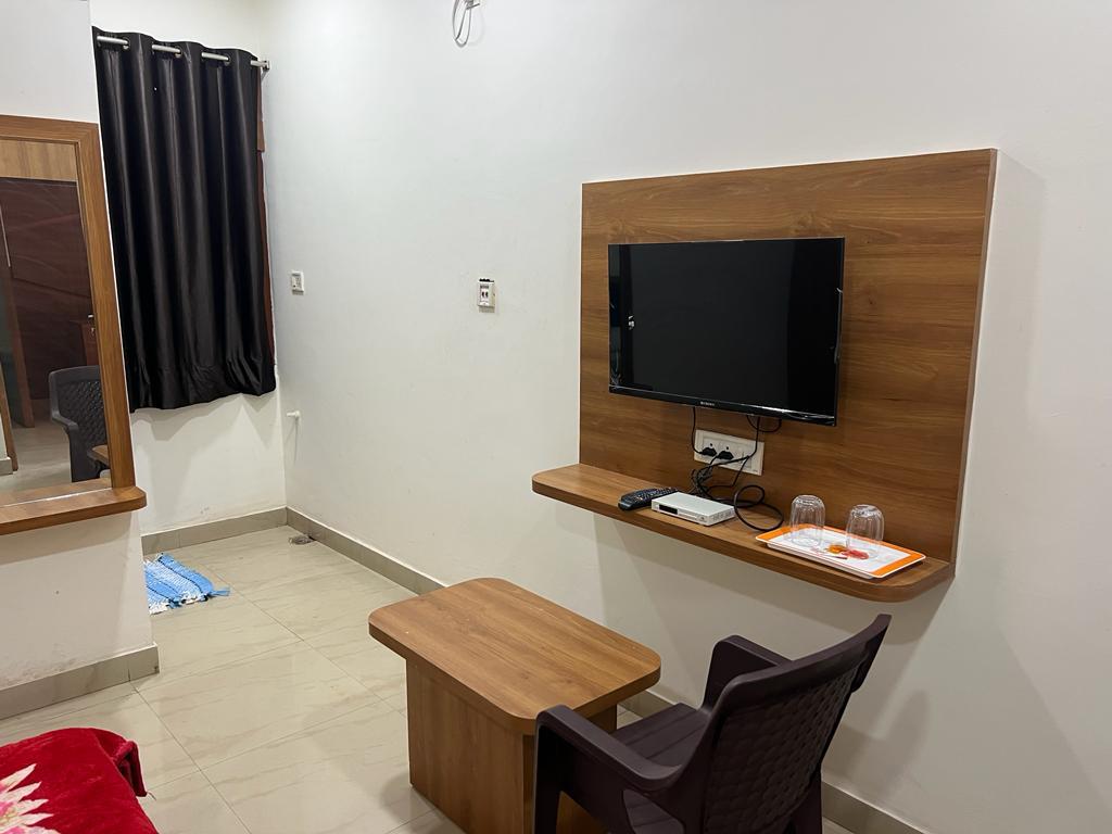 Yami Hotel Kanker, Infrot Of Makri Dhaba